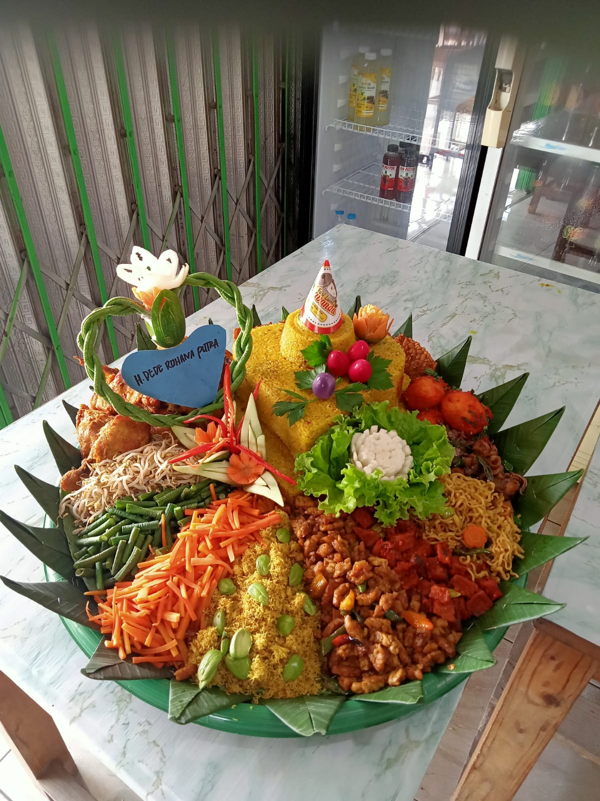 CARI NASI TUMPENG