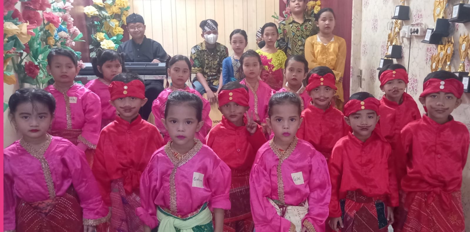 SERAGAM SEKOLAH