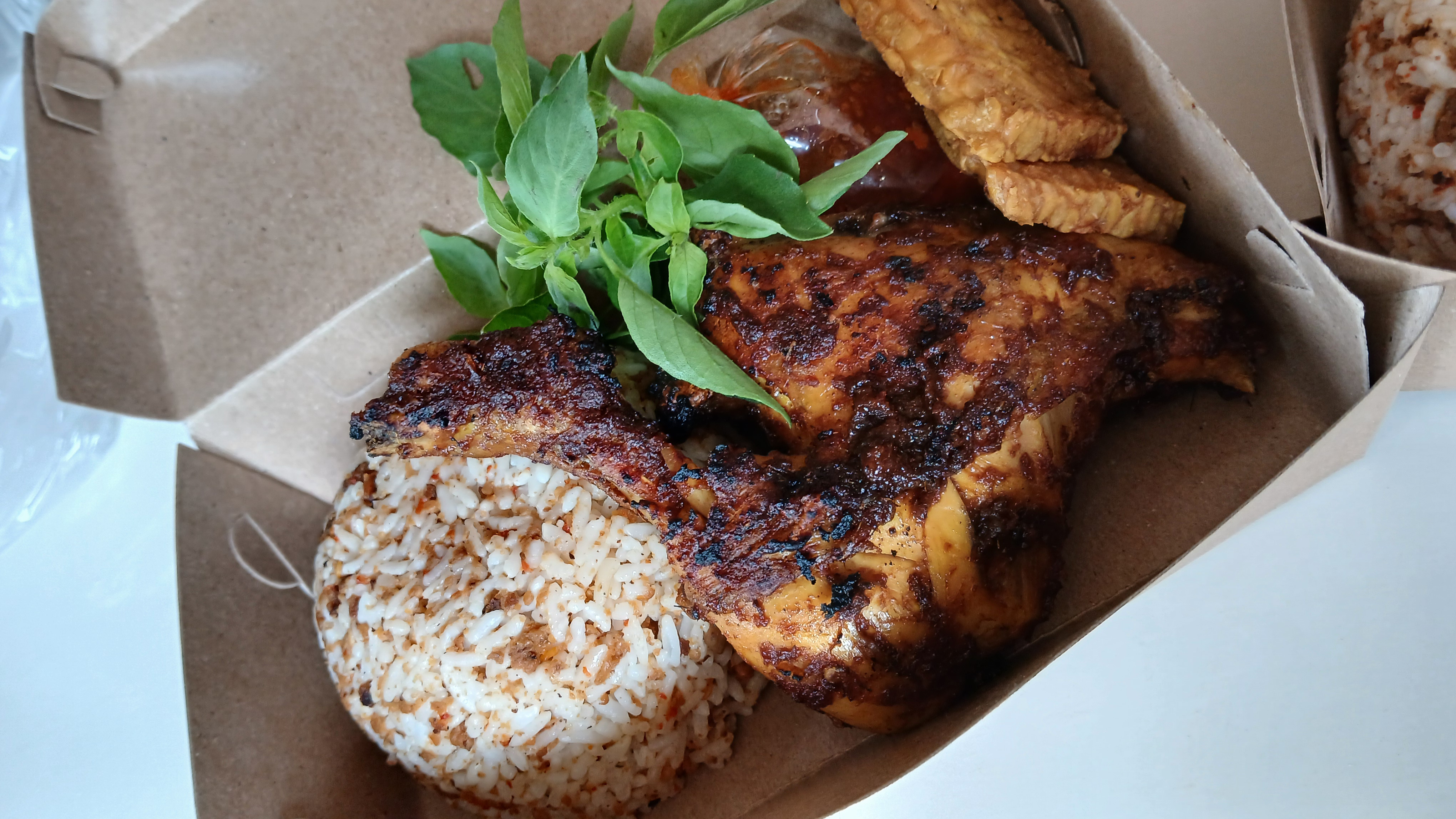 Paket Nasi Tutug Oncom Ayam Bakar /Goreng